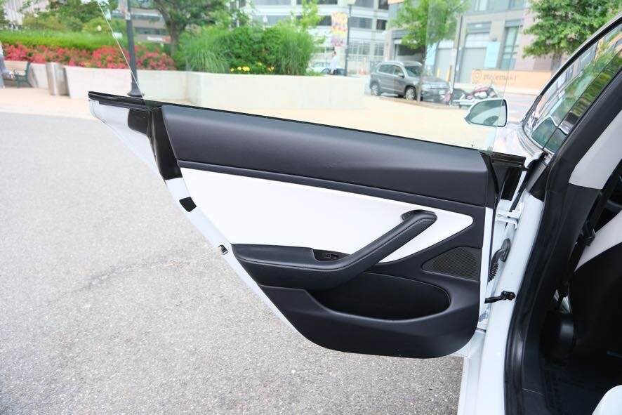 Vehicle image 20 of 35