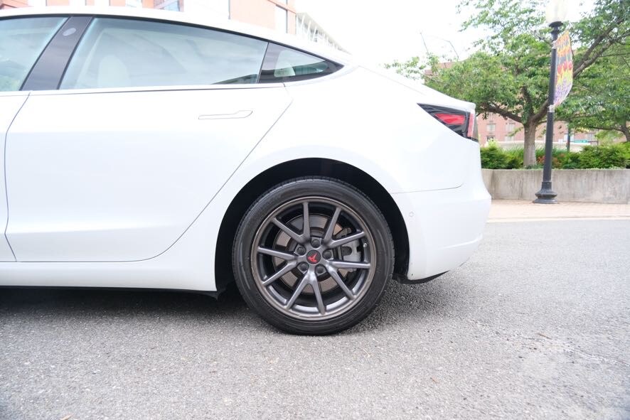 Vehicle image 10 of 35
