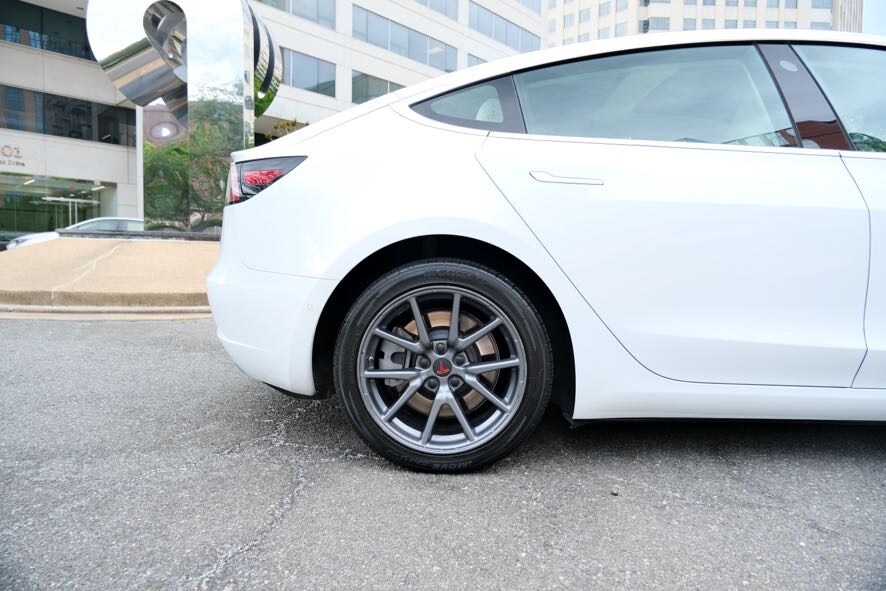 Vehicle image 12 of 35
