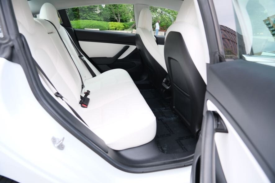Vehicle image 22 of 35