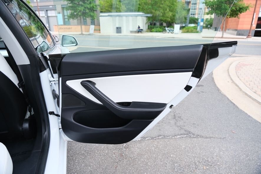 Vehicle image 23 of 35