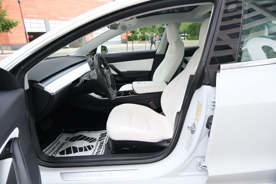 Vehicle image 15 of 35