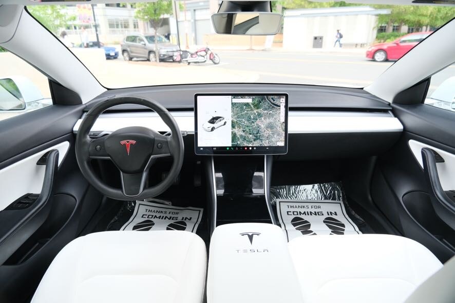 Vehicle image 24 of 35