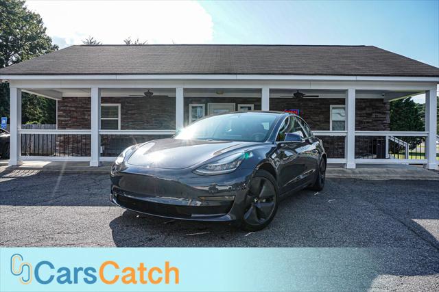 2019 Tesla Model 3 Mid Range Image 2 of 38