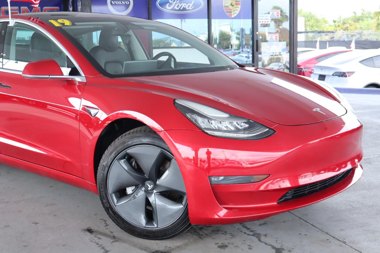 2019 Tesla Model 3 Long Range Image 2 of 38