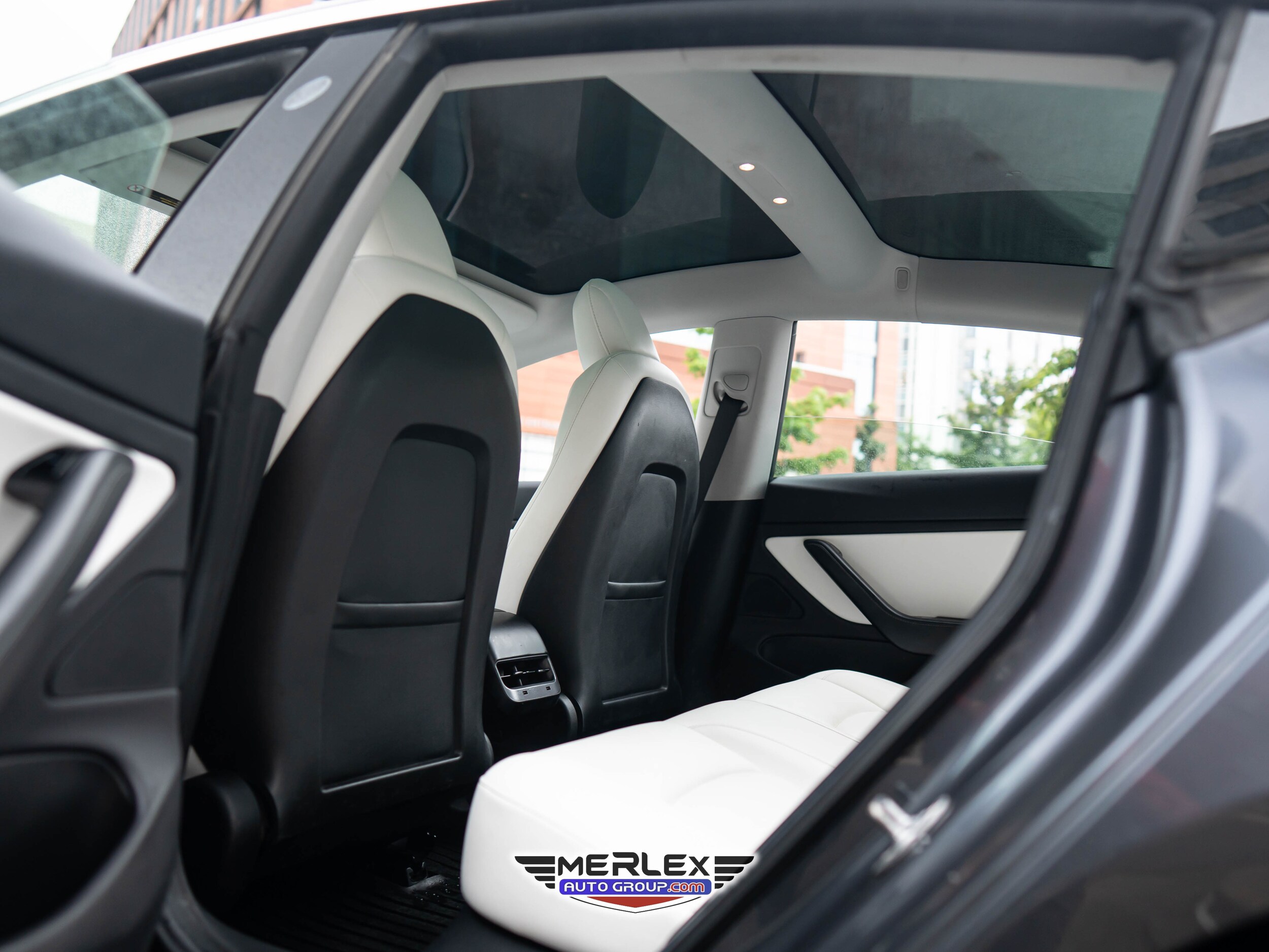 Vehicle image 20 of 50
