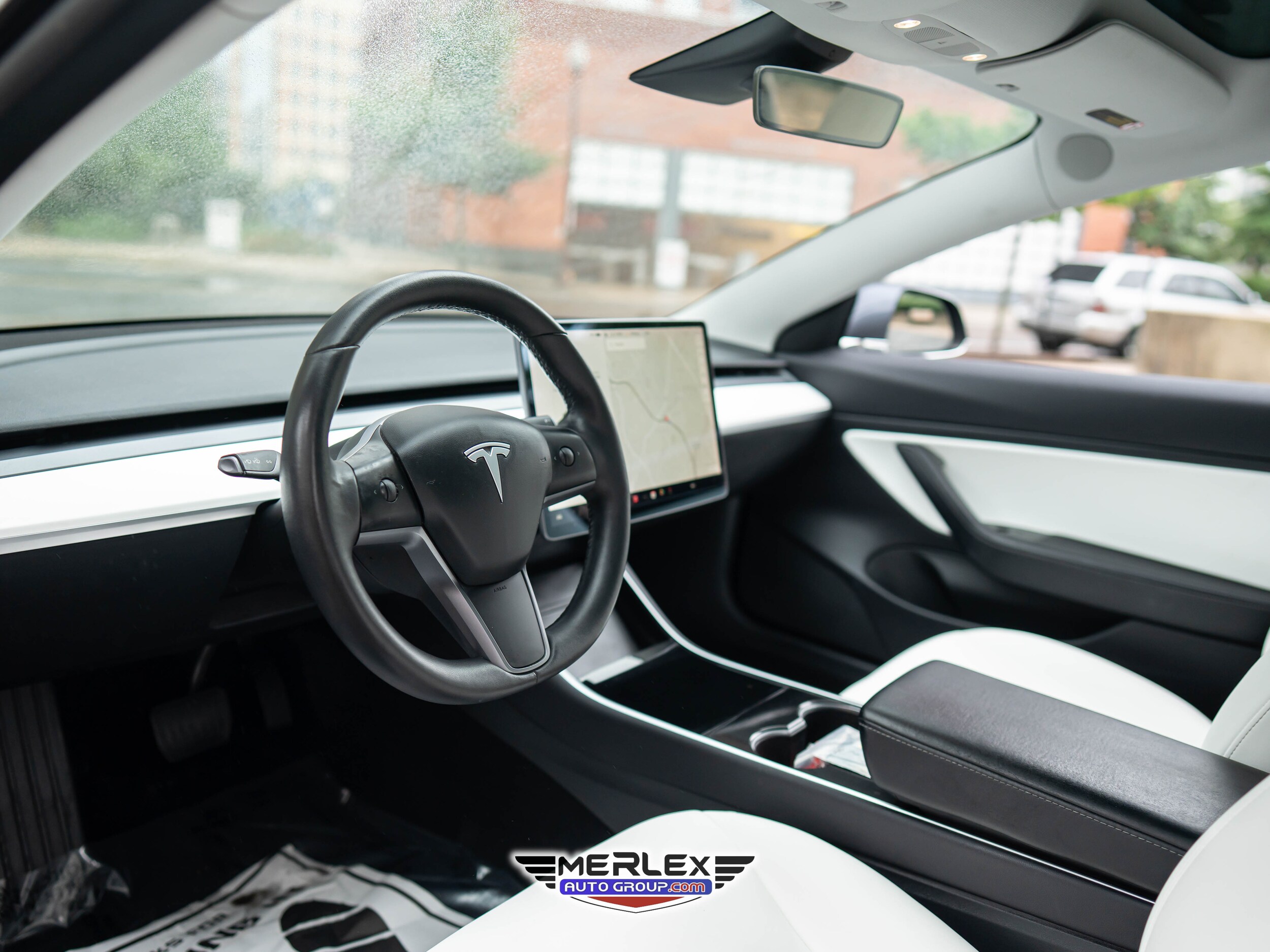 Vehicle image 16 of 50