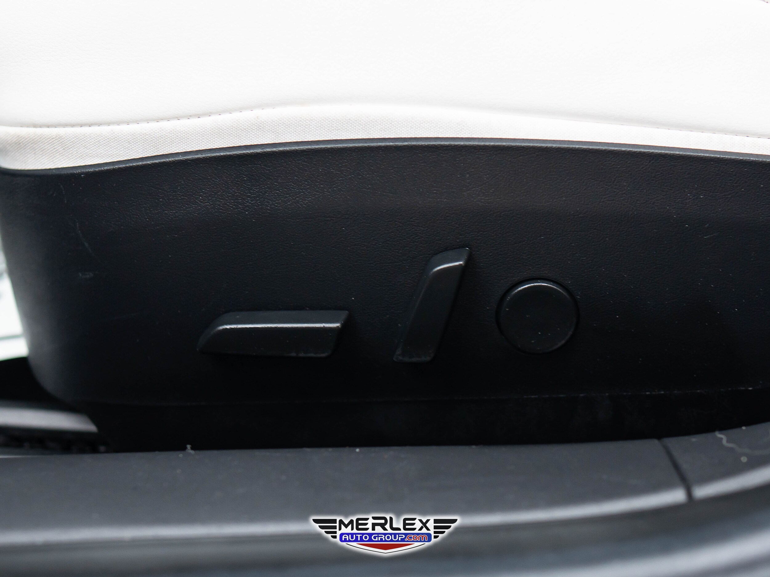 Vehicle image 39 of 50