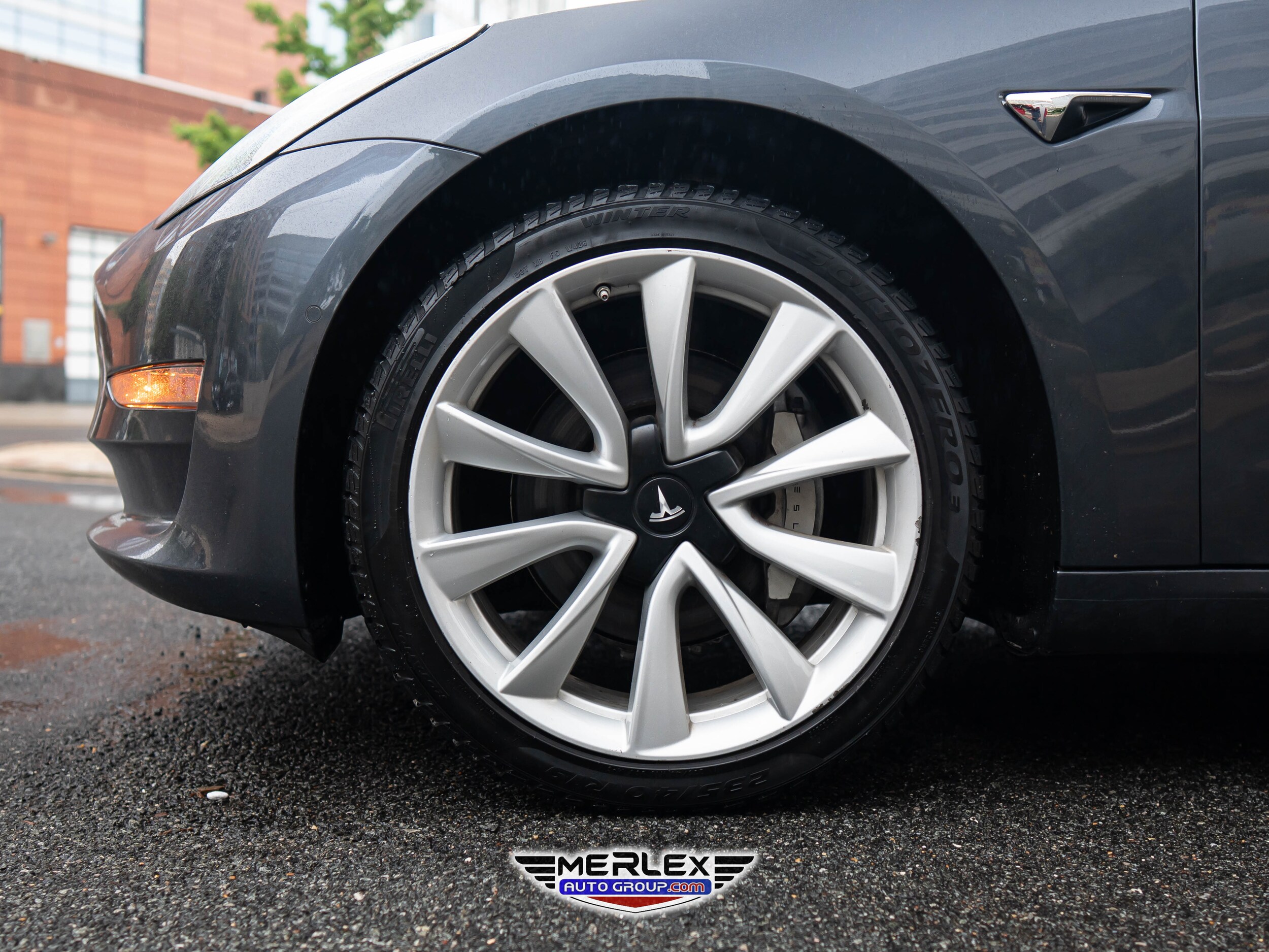 Vehicle image 10 of 50