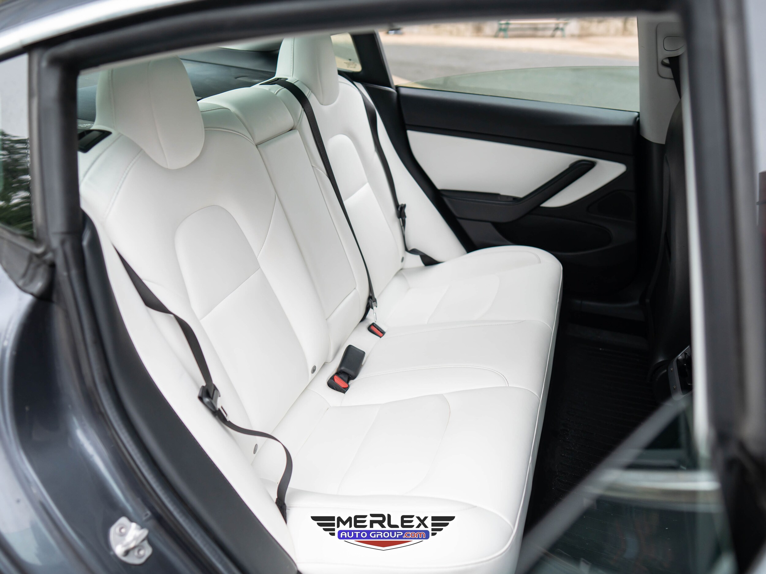 Vehicle image 13 of 50