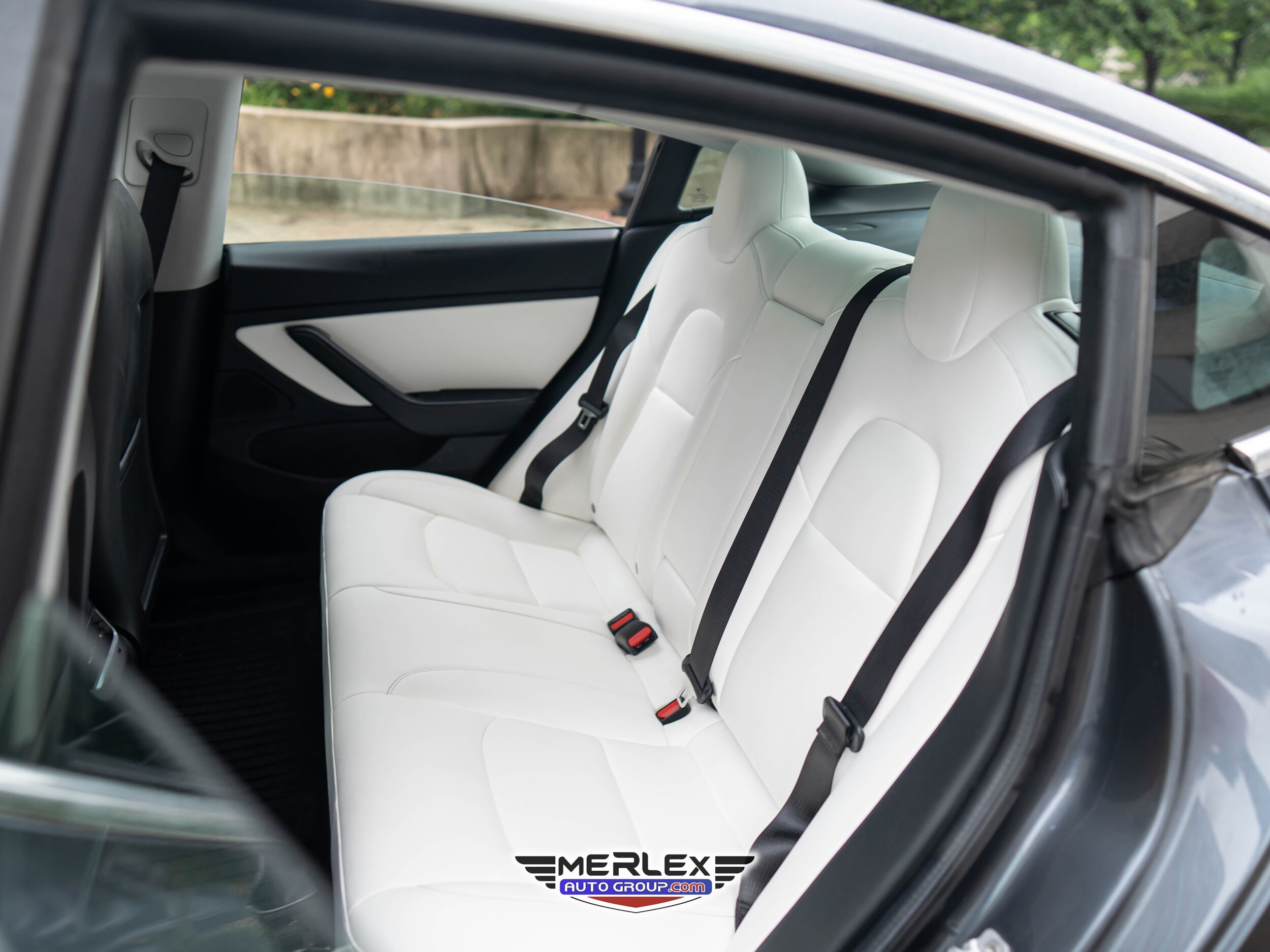 Vehicle image 14 of 50
