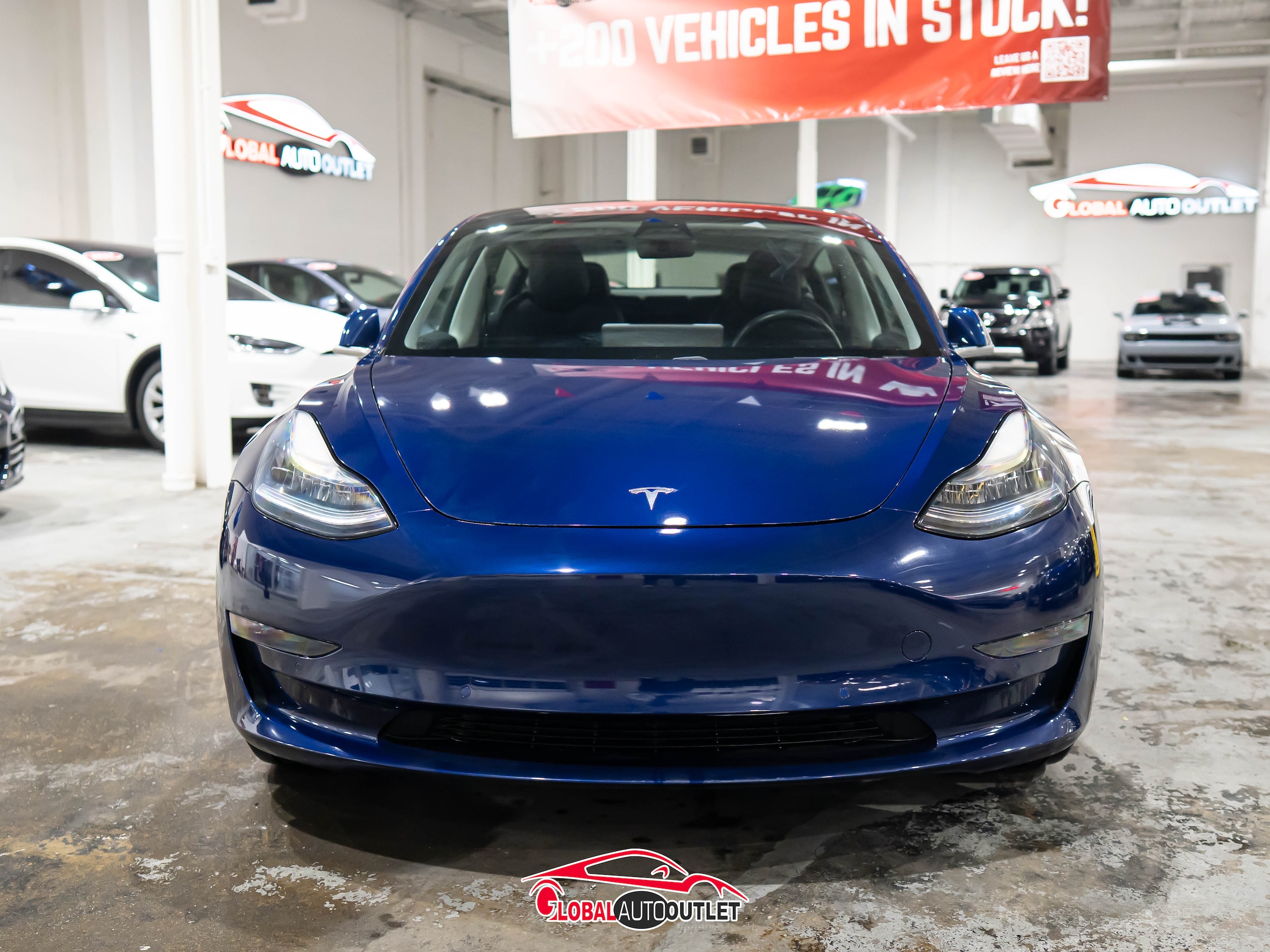 2019 Tesla Model 3 Standard Range Image 2 of 45