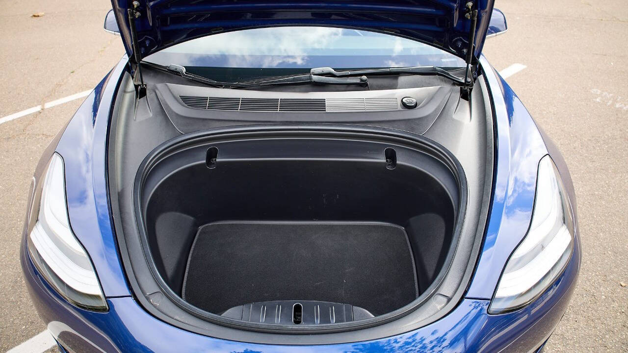 Vehicle image 12 of 27