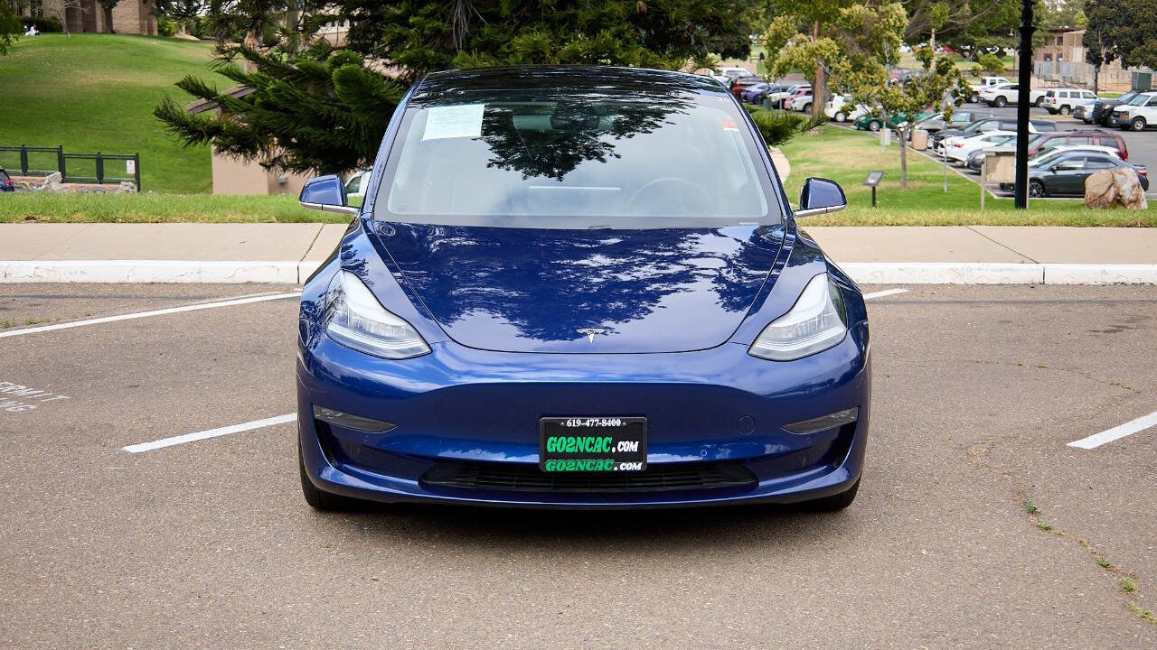 Vehicle image 2 of 27