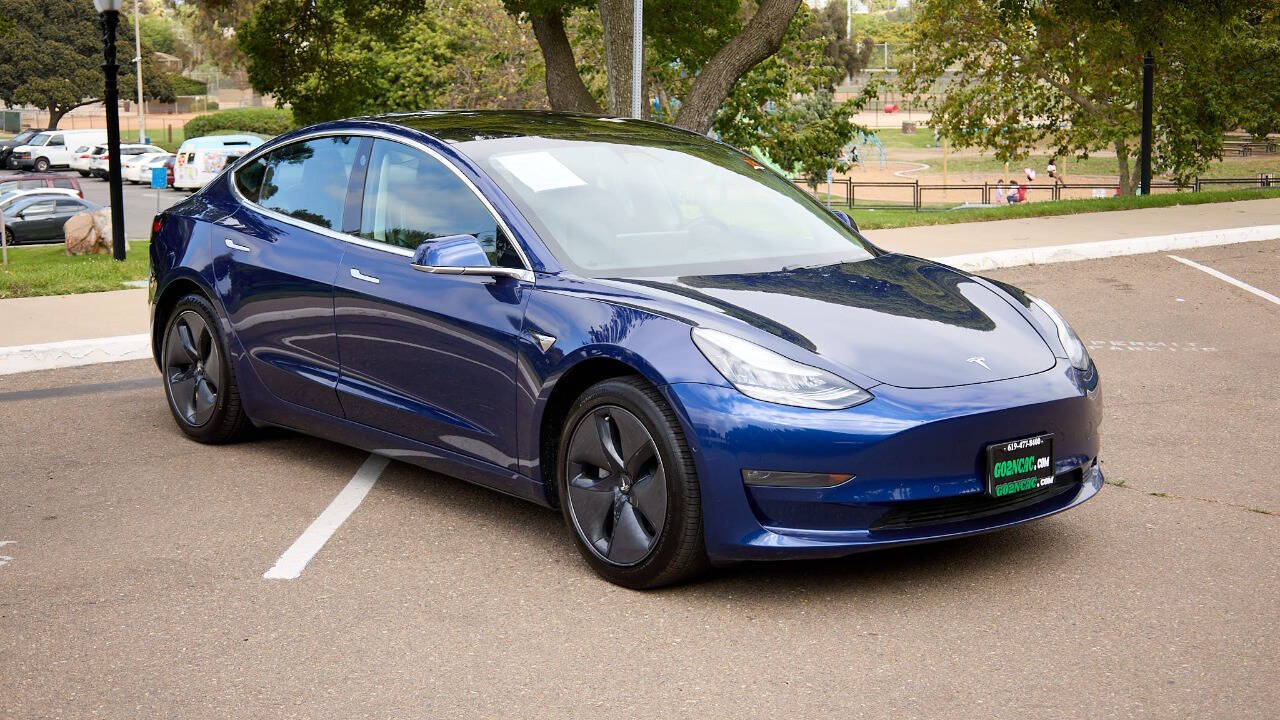 Vehicle image 3 of 27