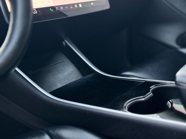 Vehicle image 22 of 30