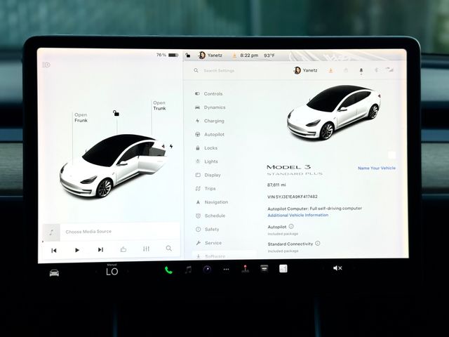 Vehicle image 21 of 30