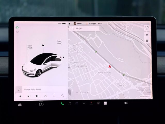 Vehicle image 9 of 30