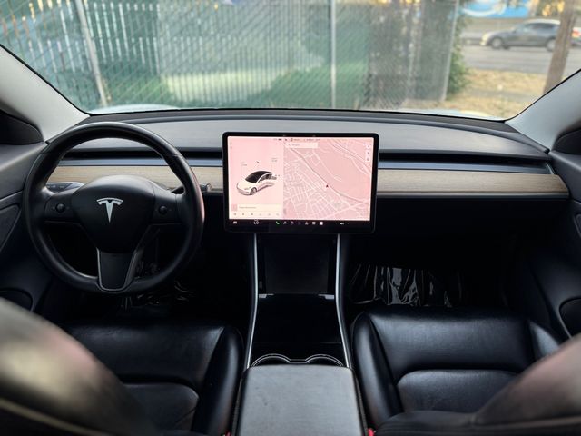 Vehicle image 15 of 30