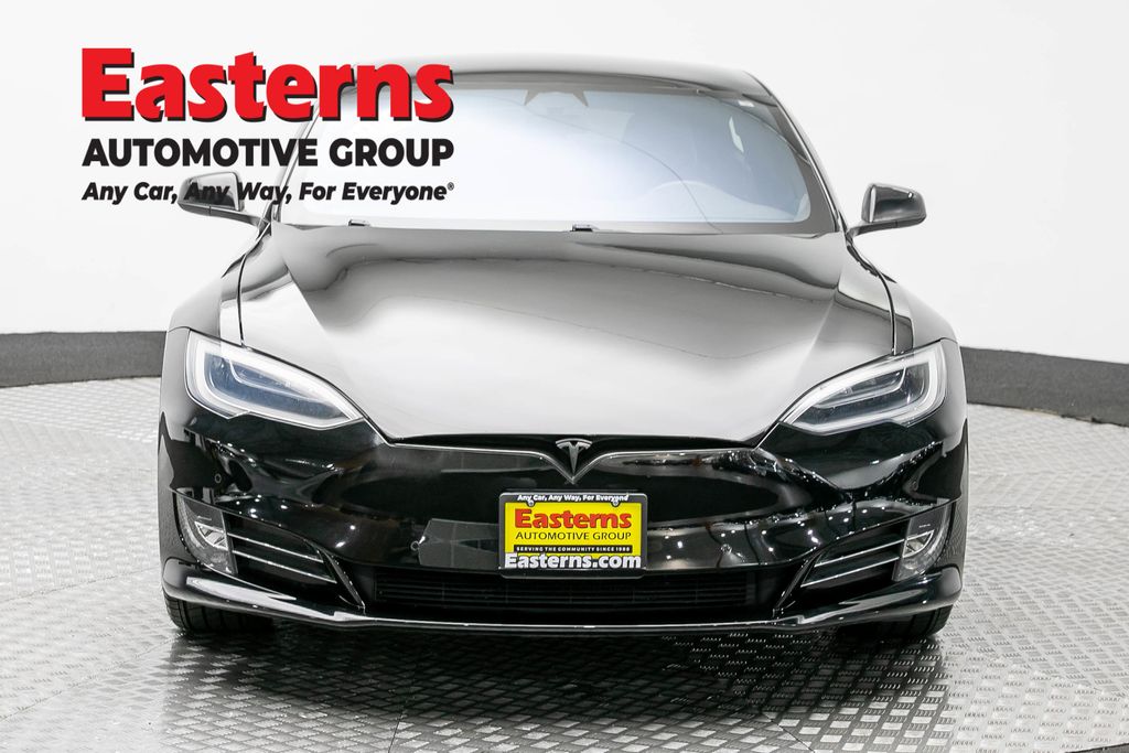 2019 Tesla Model S 75D Image 2 of 59