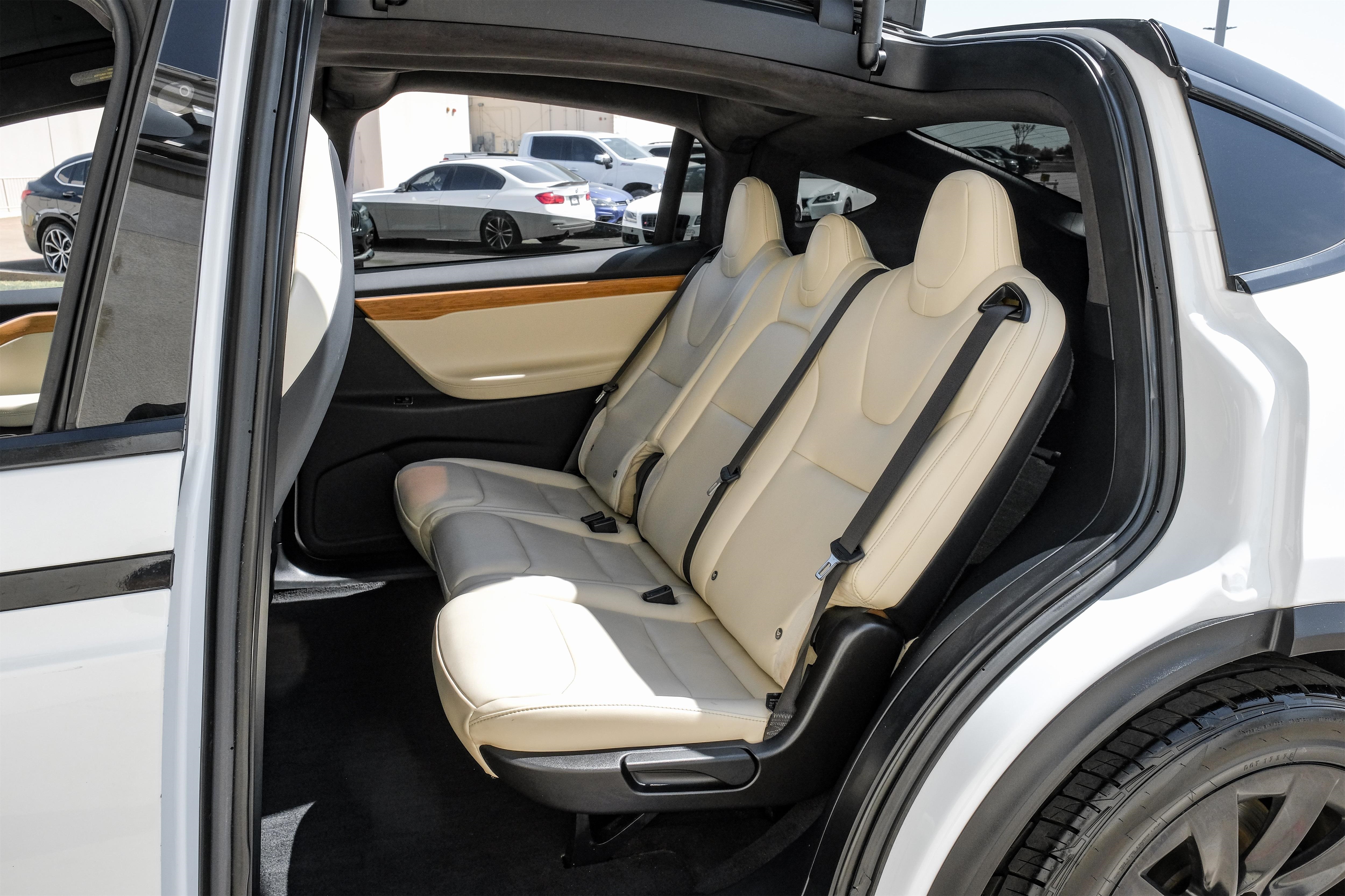 Vehicle image 34 of 55