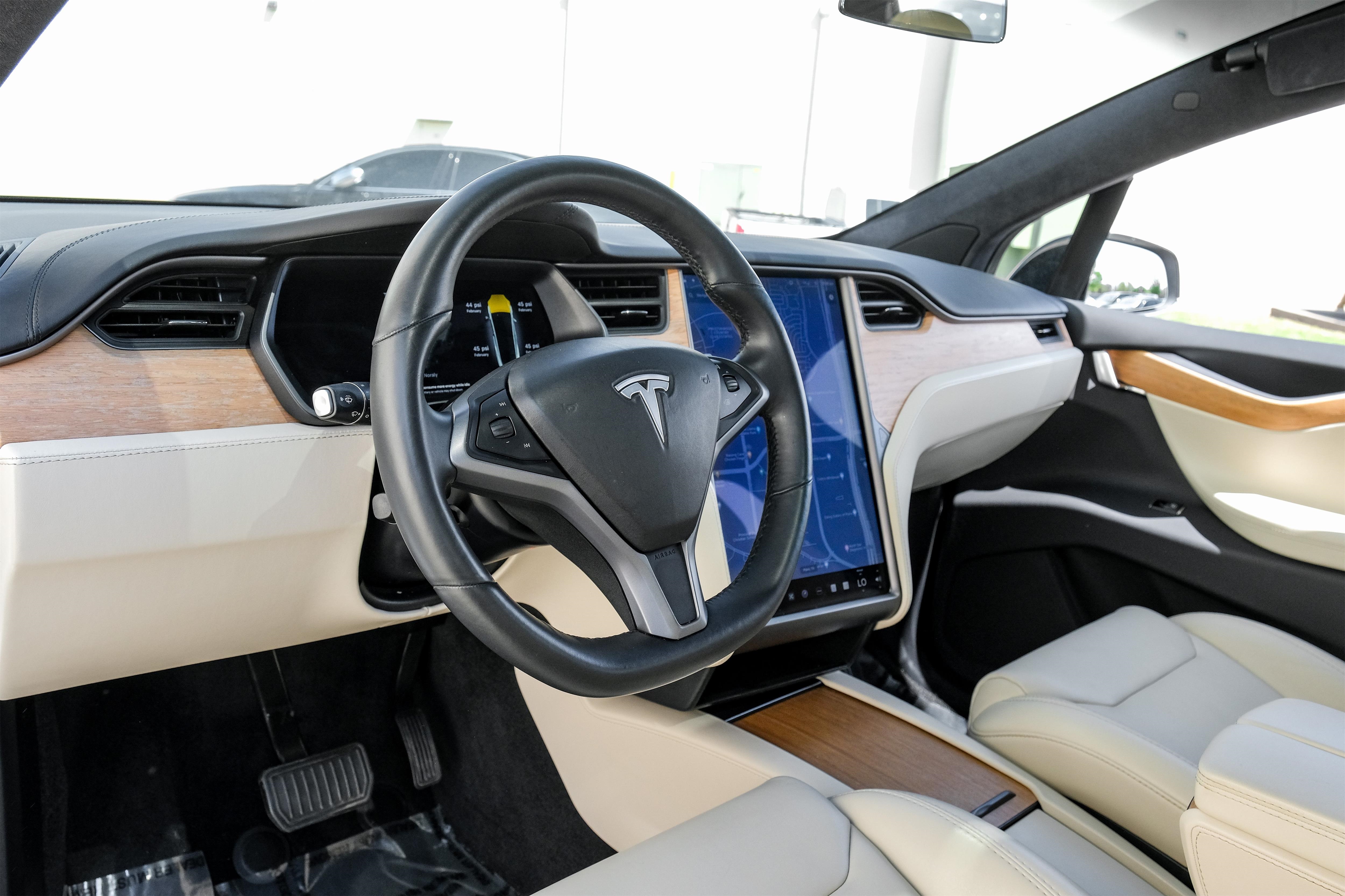 Vehicle image 9 of 55