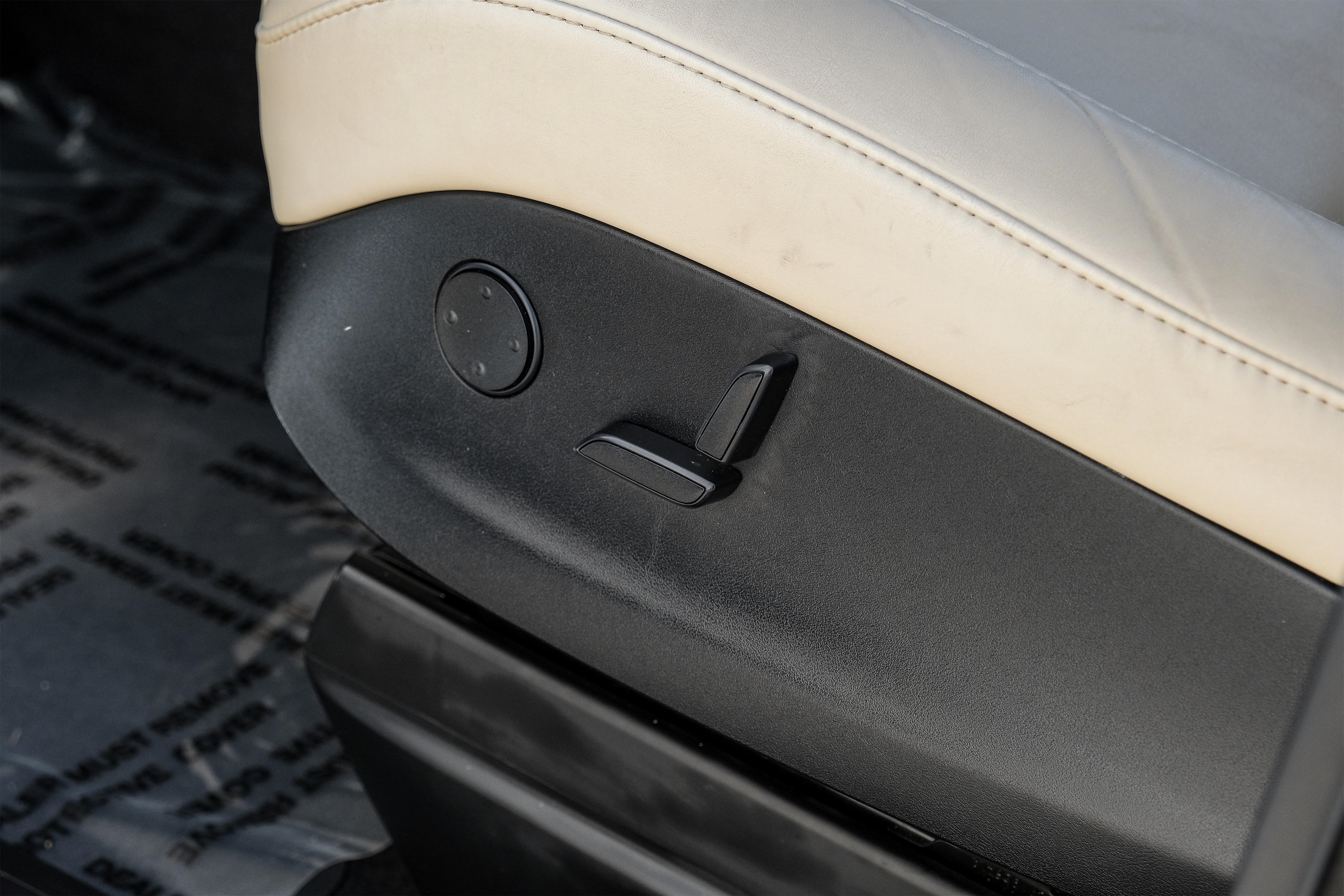 Vehicle image 29 of 55