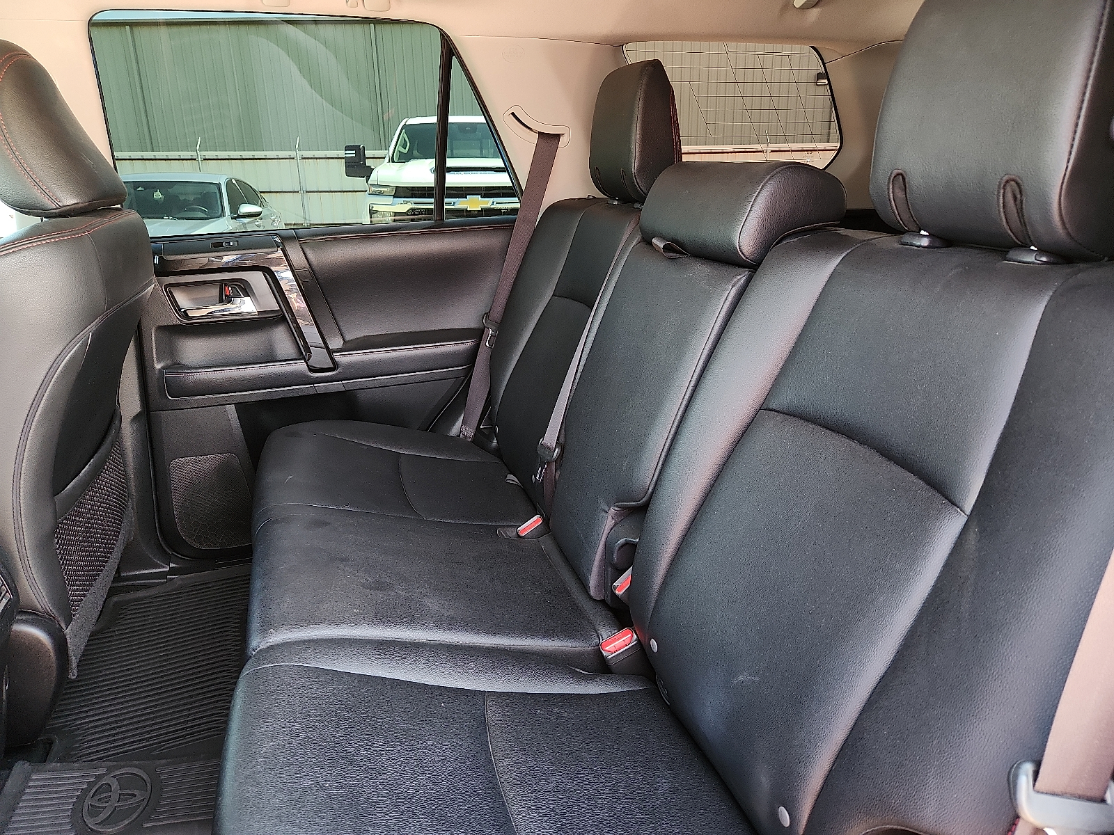 Vehicle image 8 of 20
