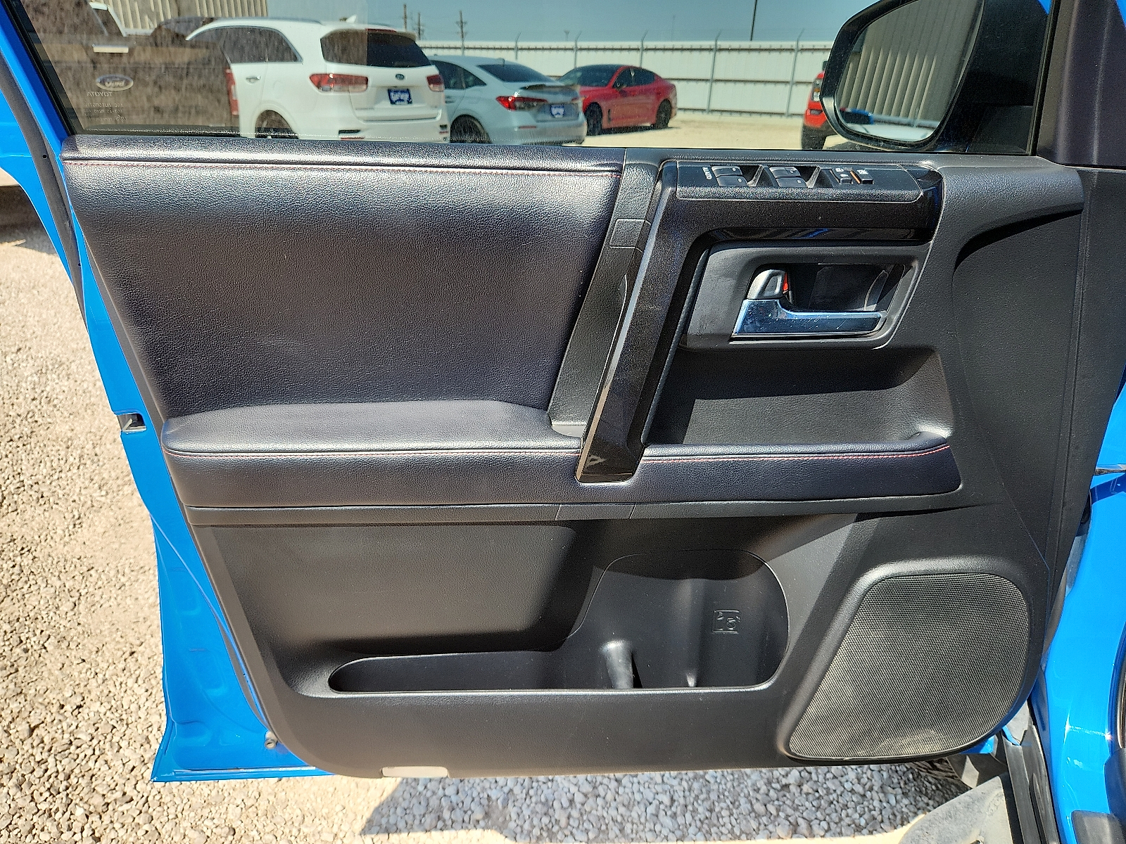 Vehicle image 16 of 20