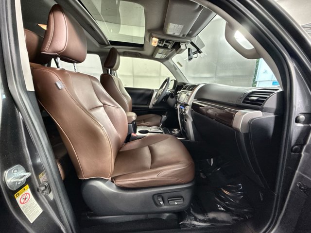 2019 Toyota 4Runner SR5 Image 14 of 27