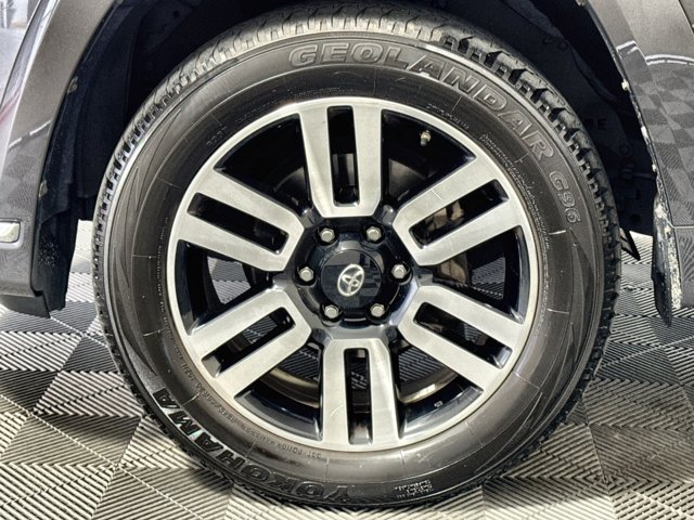 2019 Toyota 4Runner SR5 Image 10 of 27