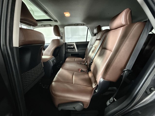 2019 Toyota 4Runner SR5 Image 12 of 27