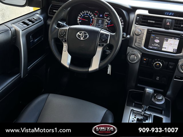Vehicle image 10 of 32