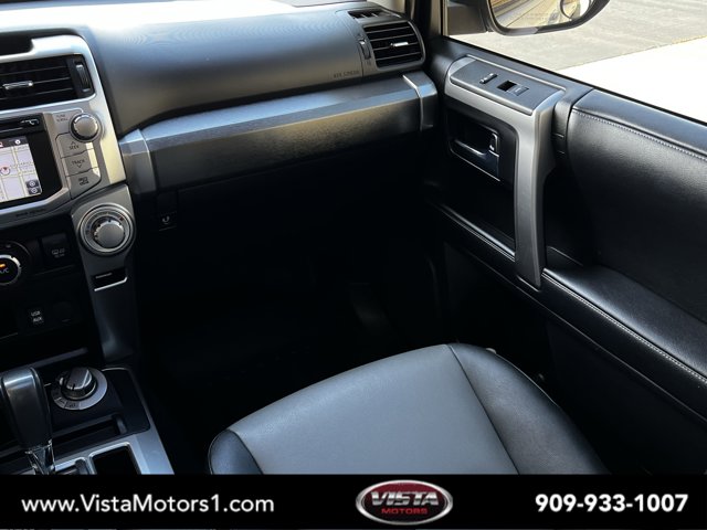 Vehicle image 12 of 32