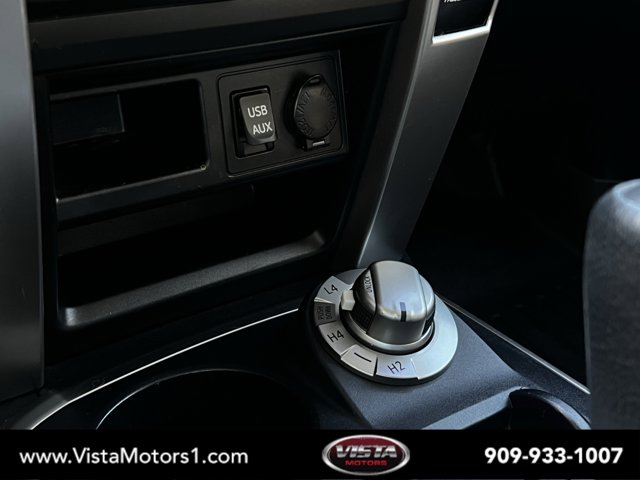 Vehicle image 22 of 32