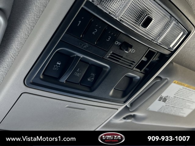 Vehicle image 24 of 32