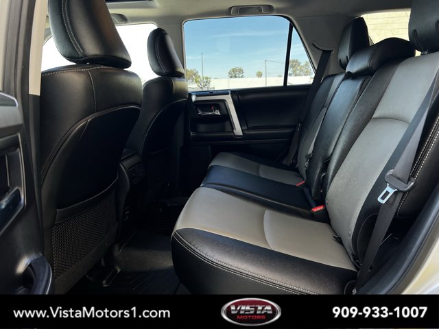 Vehicle image 5 of 32