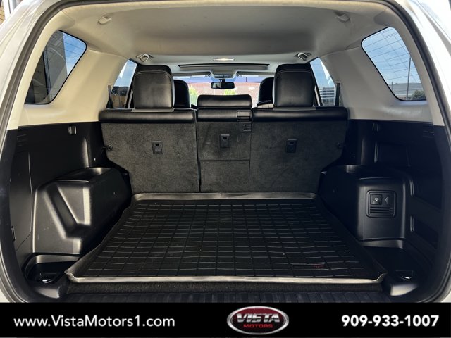 Vehicle image 16 of 32