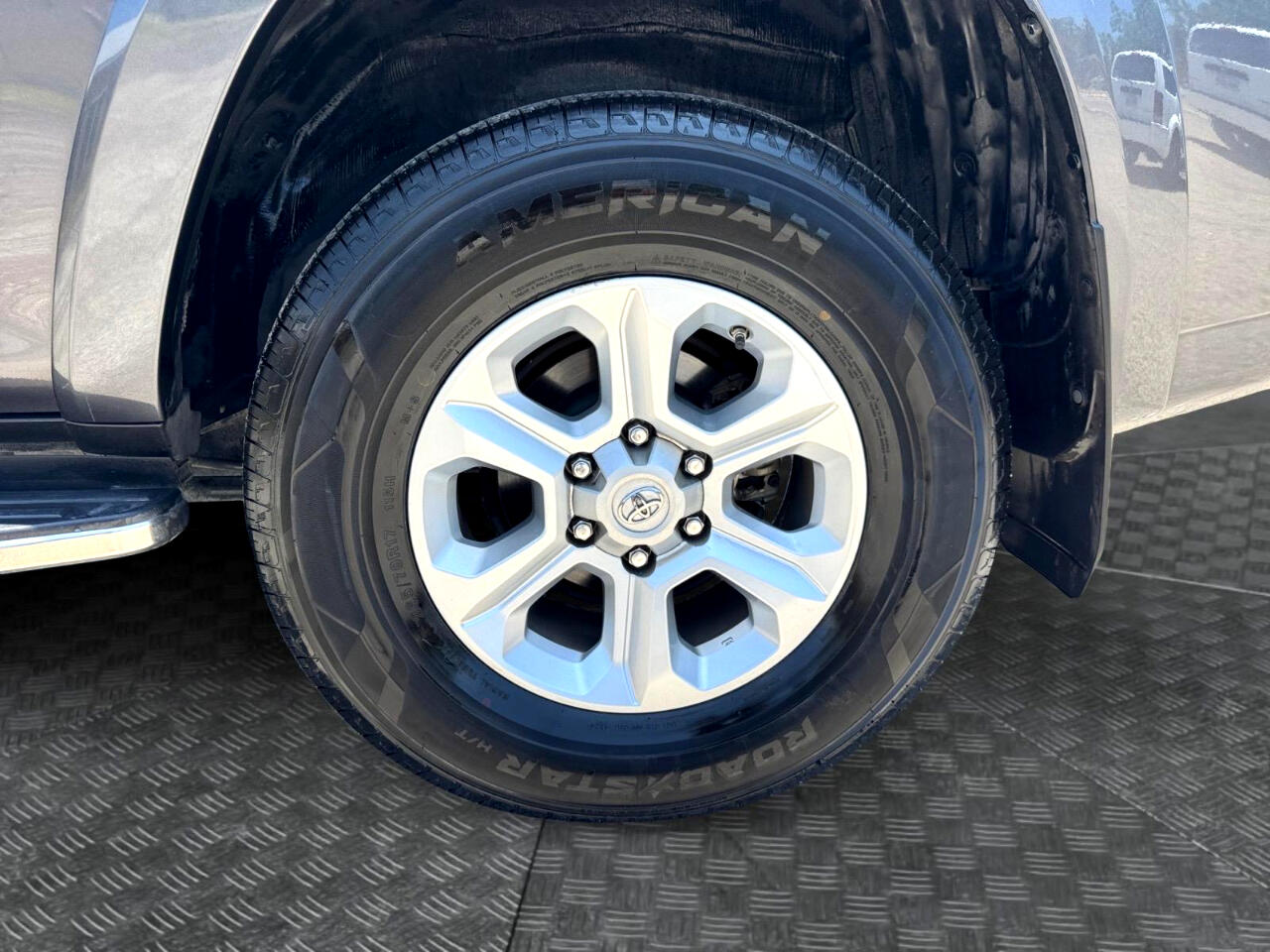 Vehicle image 15 of 40