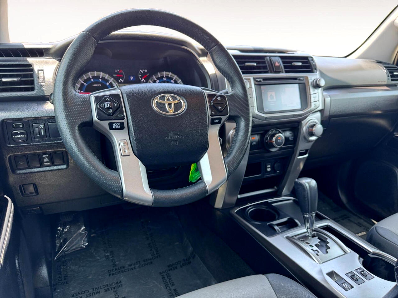 Vehicle image 21 of 40