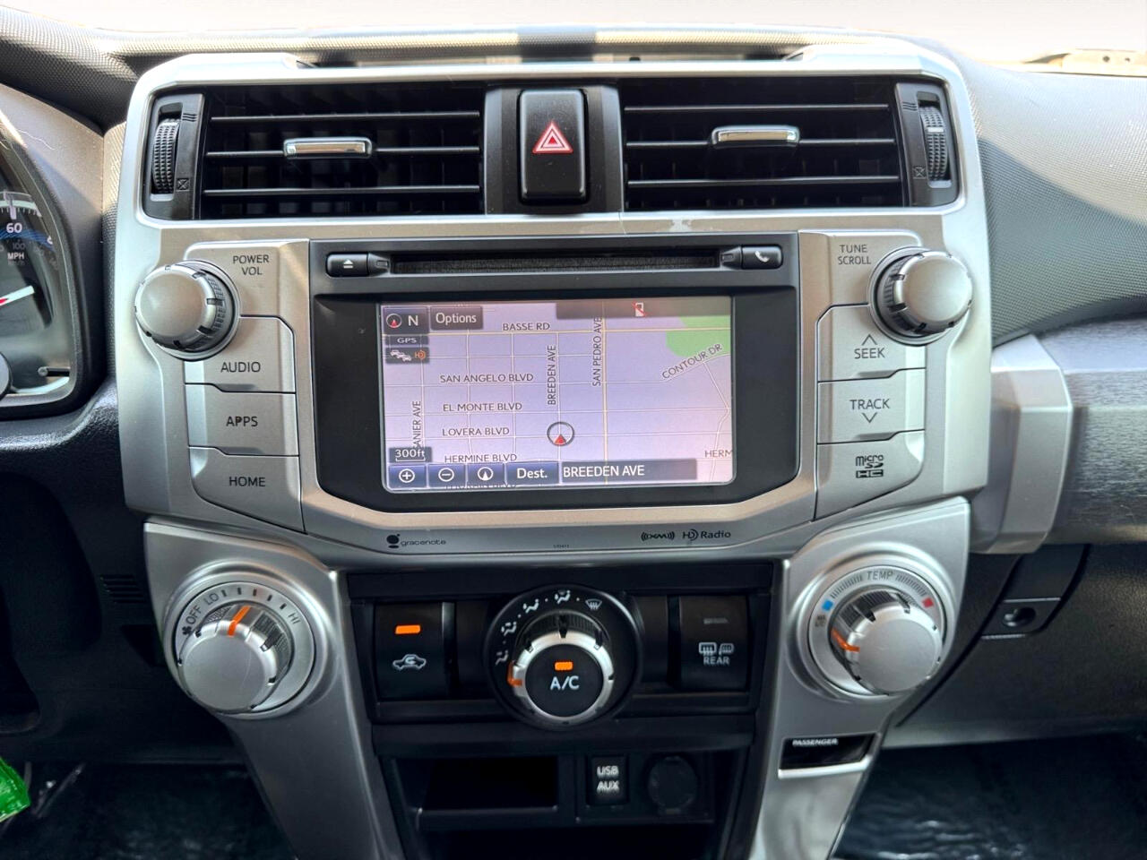 Vehicle image 22 of 40