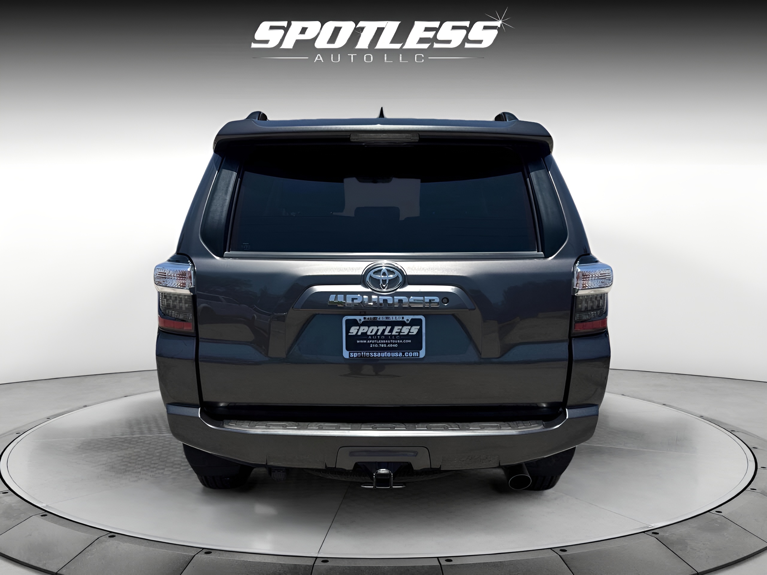 Vehicle image 38 of 40