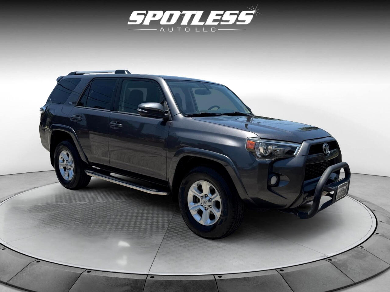 Vehicle image 4 of 40