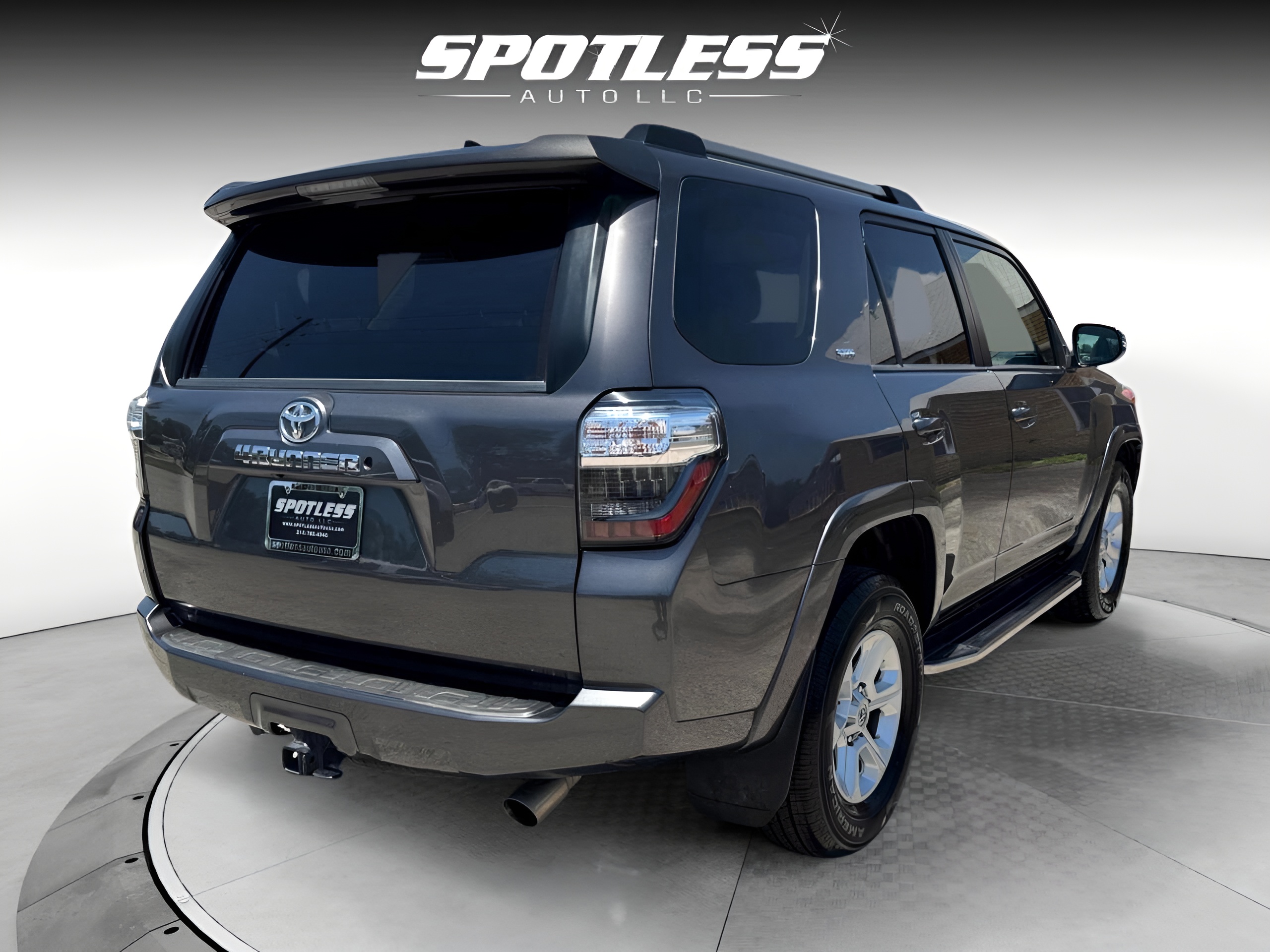 Vehicle image 37 of 40