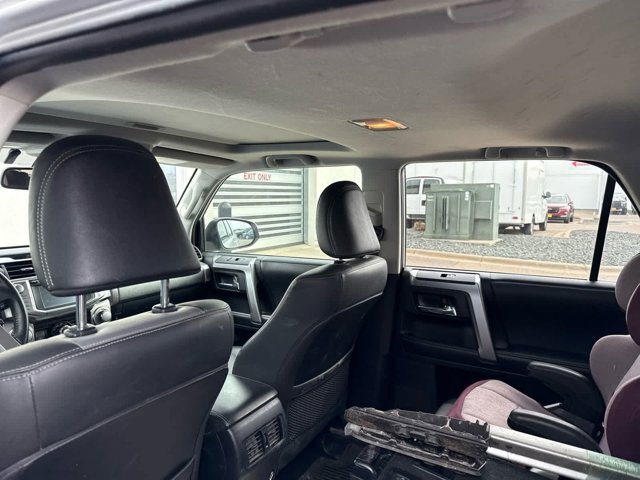 Vehicle image 17 of 45