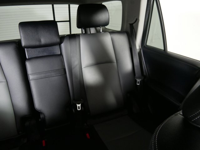 Vehicle image 27 of 45