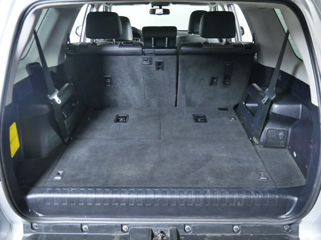 Vehicle image 31 of 45