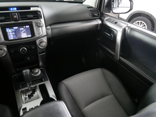 Vehicle image 24 of 45