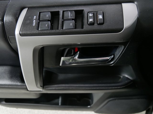 Vehicle image 32 of 45