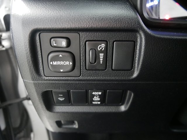 Vehicle image 39 of 45